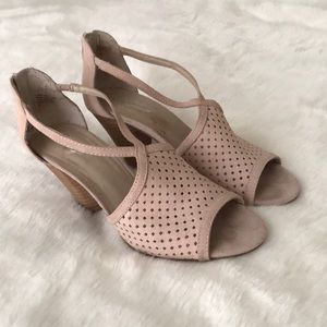 Blush Seychelles heels